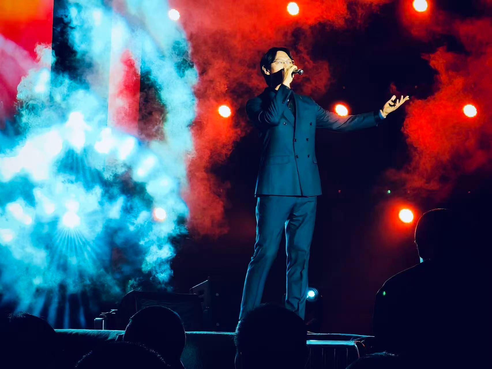 我校青年教师张亮红博士斩获安康市第二届青年歌手大赛冠军